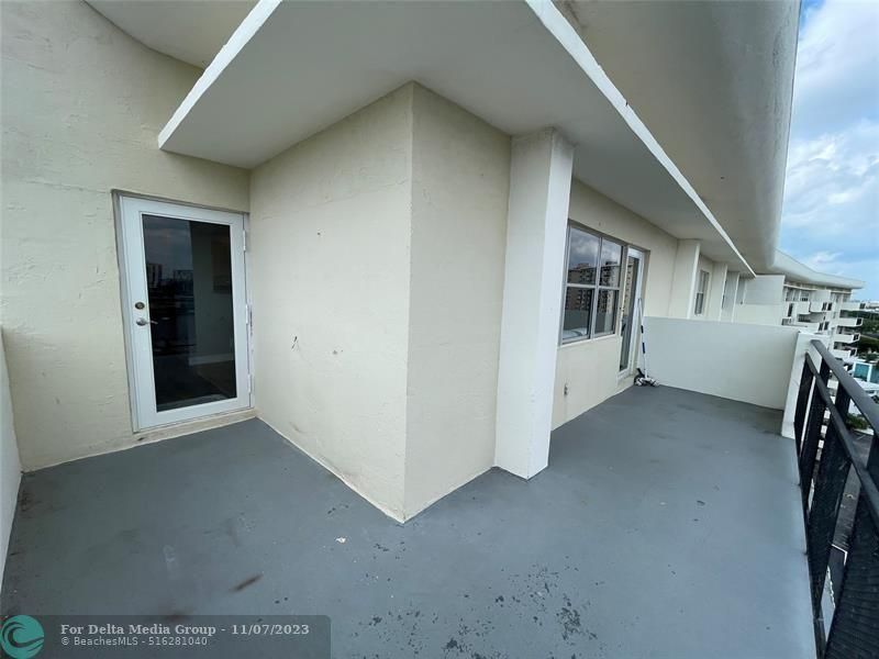 401 Golden Isles Drive, Unit 1104, Hallandale Beach, FL 33009 Photo