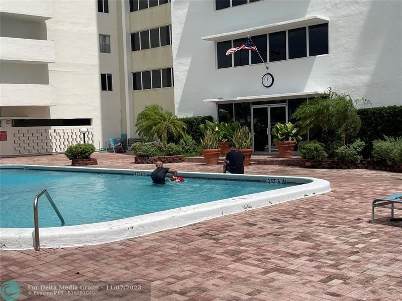 401 Golden Isles Drive, Unit 1104, Hallandale Beach, FL 33009 Photo