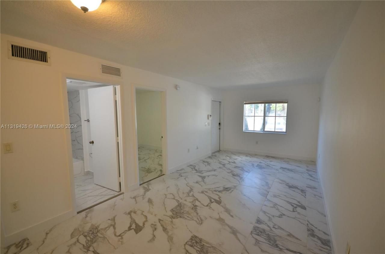 1241 SE 29th St, Unit 102, Homestead, FL 33035 Photo