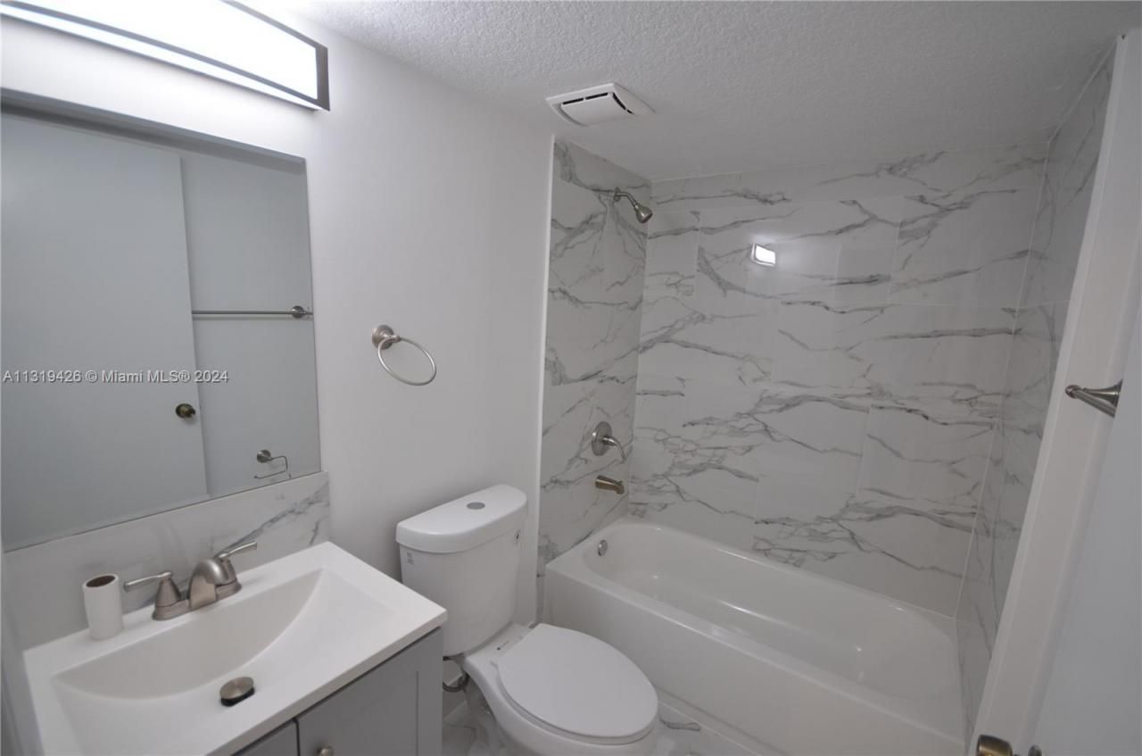 1241 SE 29th St, Unit 102, Homestead, FL 33035 Photo