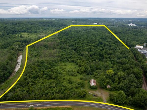 L 30.111 Newtown Road, Halfmoon, NY 12118