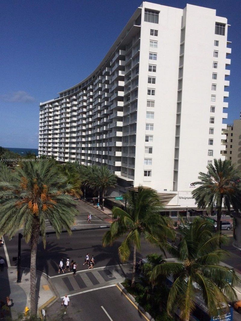 100 Lincoln Rd, Unit 719, Miami Beach, FL 33139 Photo