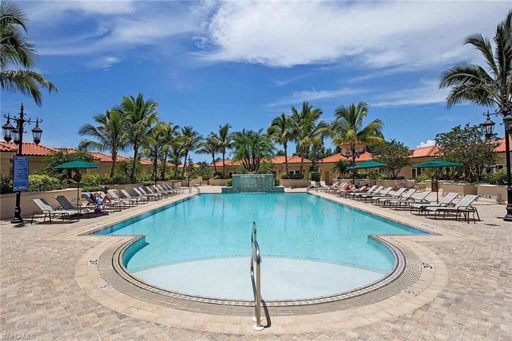 6597 Nicholas Blvd, Unit 401, Naples, FL 34108 Photo