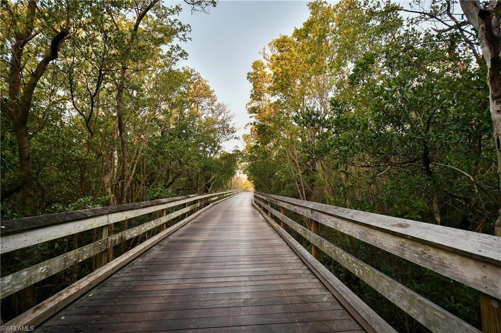6597 Nicholas Blvd, Unit 401, Naples, FL 34108 Photo