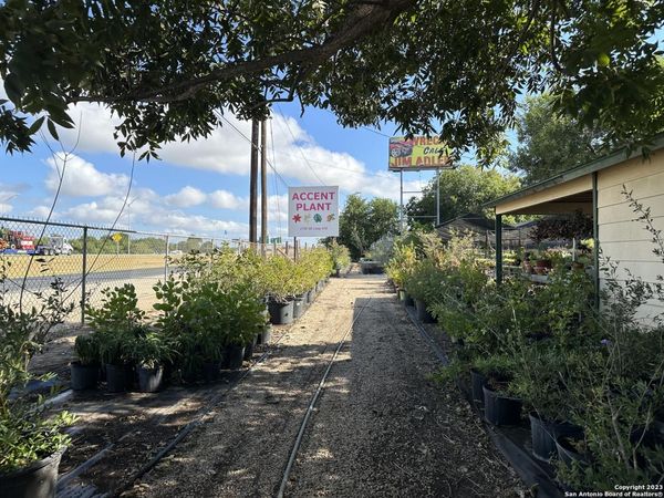 2700 SE Loop 410, San Antonio, TX 78222