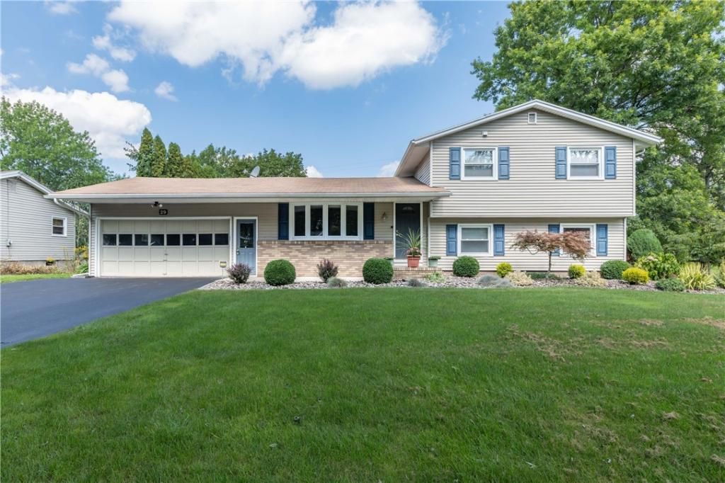 29 Marlands Rd, Rochester, NY 14624 Main Photo