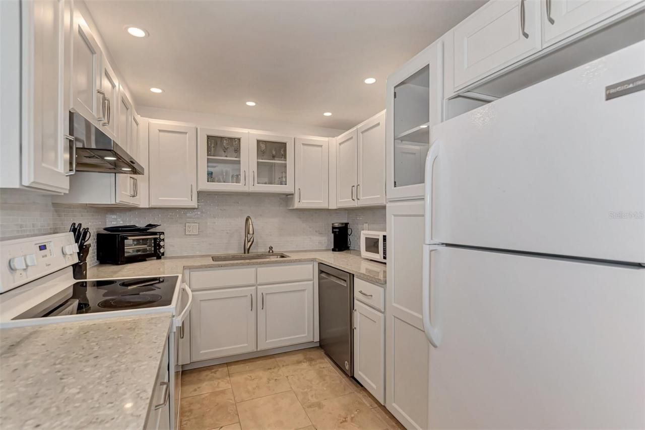 5855 Midnight Pass Road, Unit 426, Sarasota, FL 34242 Photo