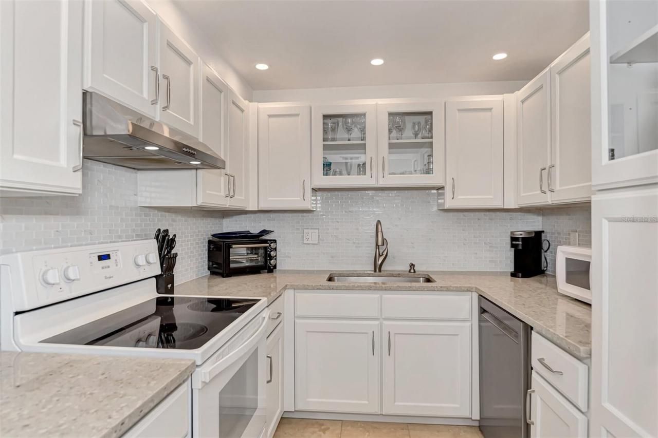 5855 Midnight Pass Road, Unit 426, Sarasota, FL 34242 Photo