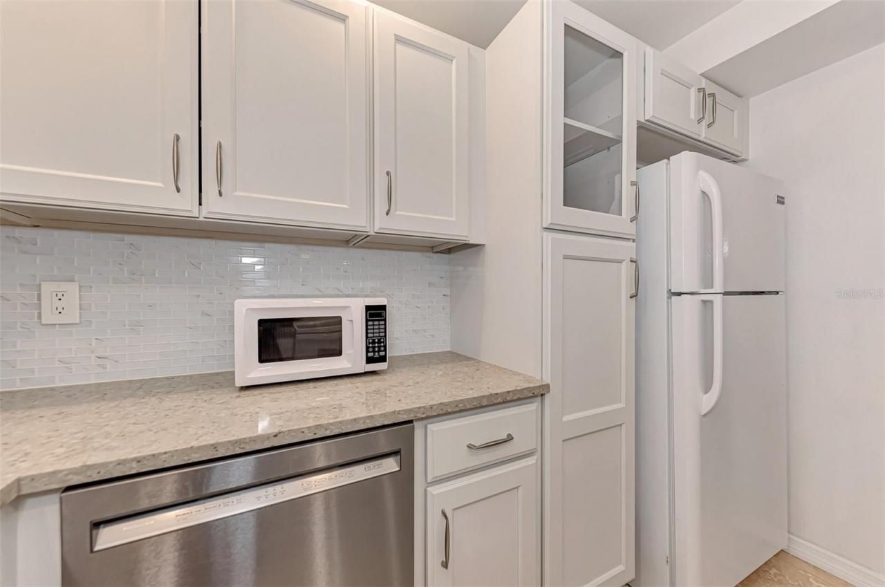 5855 Midnight Pass Road, Unit 426, Sarasota, FL 34242 Photo