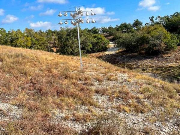 36 Twisted Oak Trail, Blanco, TX 78606