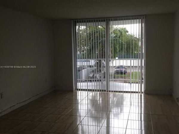 498 NW 165th St Rd, Unit D205, Miami, FL 33169