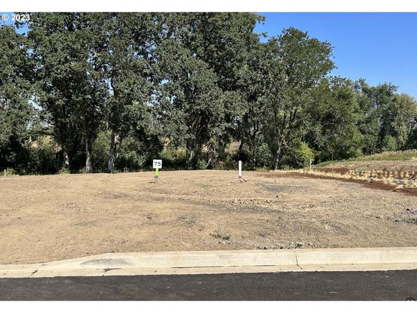 3200 NW Pinehurst DR, Unit 75, McMinnville, OR 97128