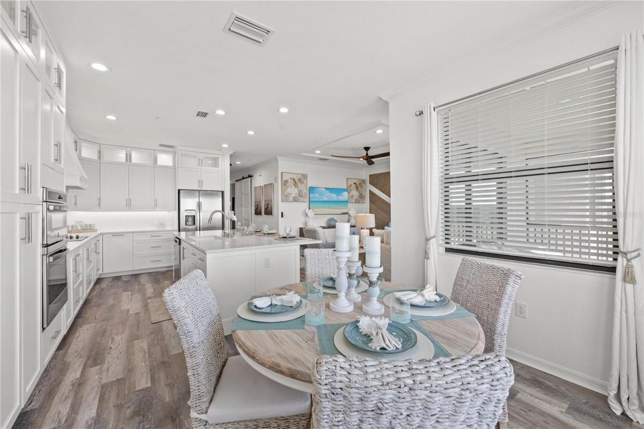 18114 Gawthrop Drive, Unit 402, Lakewood Ranch, FL 34211 Photo