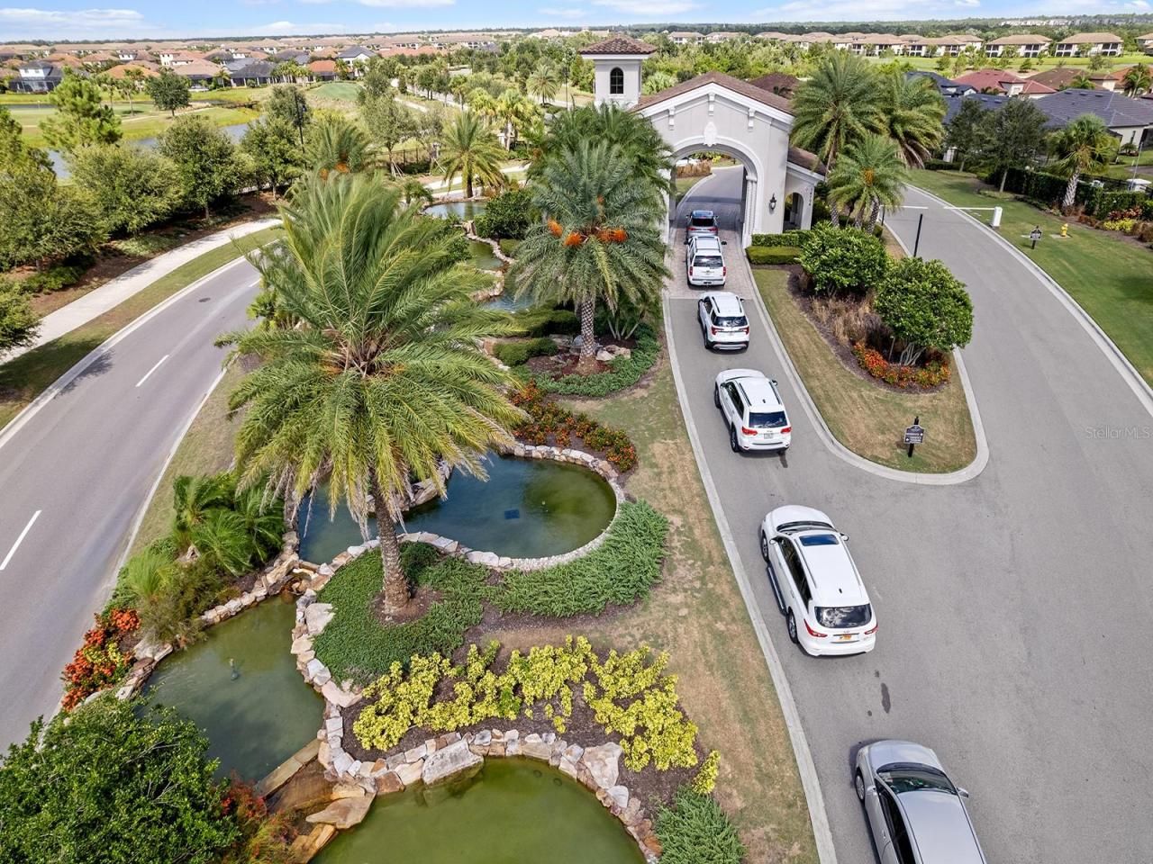 18114 Gawthrop Drive, Unit 402, Lakewood Ranch, FL 34211 Photo