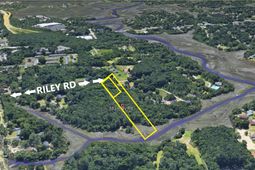 679 & 683 Riley Road photo 4