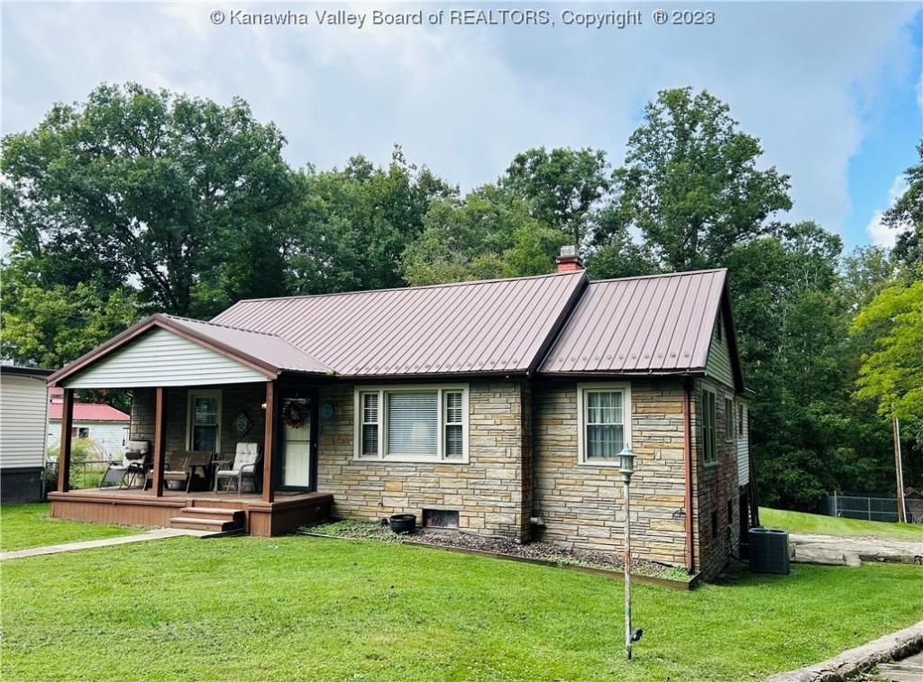 69 Central Avenue, Saint Albans, WV 25177 Main Photo