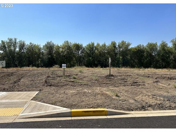 3165 NW Shadden DR, Unit 64, McMinnville, OR 97128