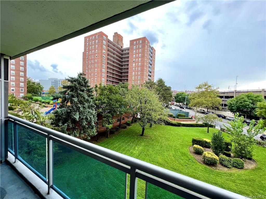 9710 62 Drive, Unit 2N, Rego Park, NY 11374 Main Photo