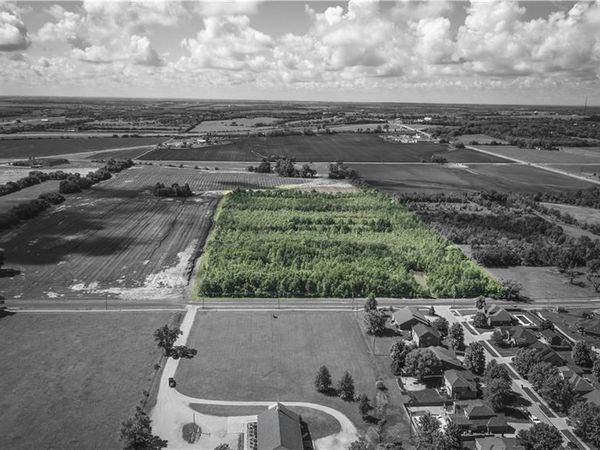 700 W 19th Street, Ottawa, KS 66067