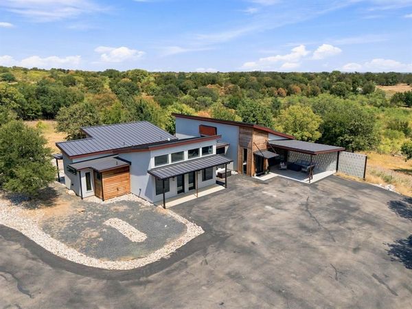 135 Demonbreun Court, Chico, TX 76431
