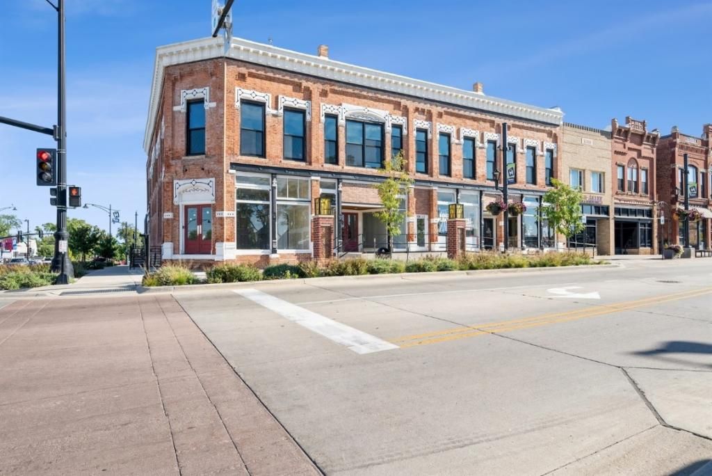 1000 7th Avenue, Marion, IA 52302 Main Photo