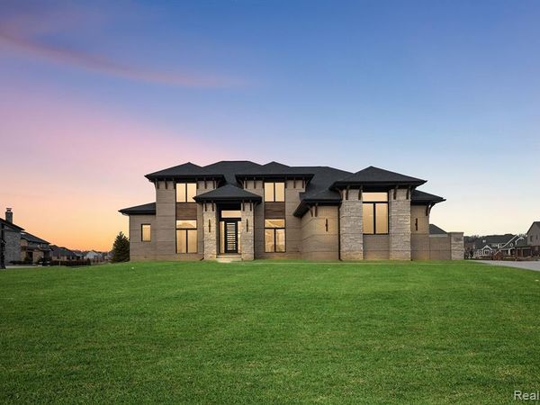 3818 ROYAL BERKSHIRE Lane, Oakland Twp, MI 48363