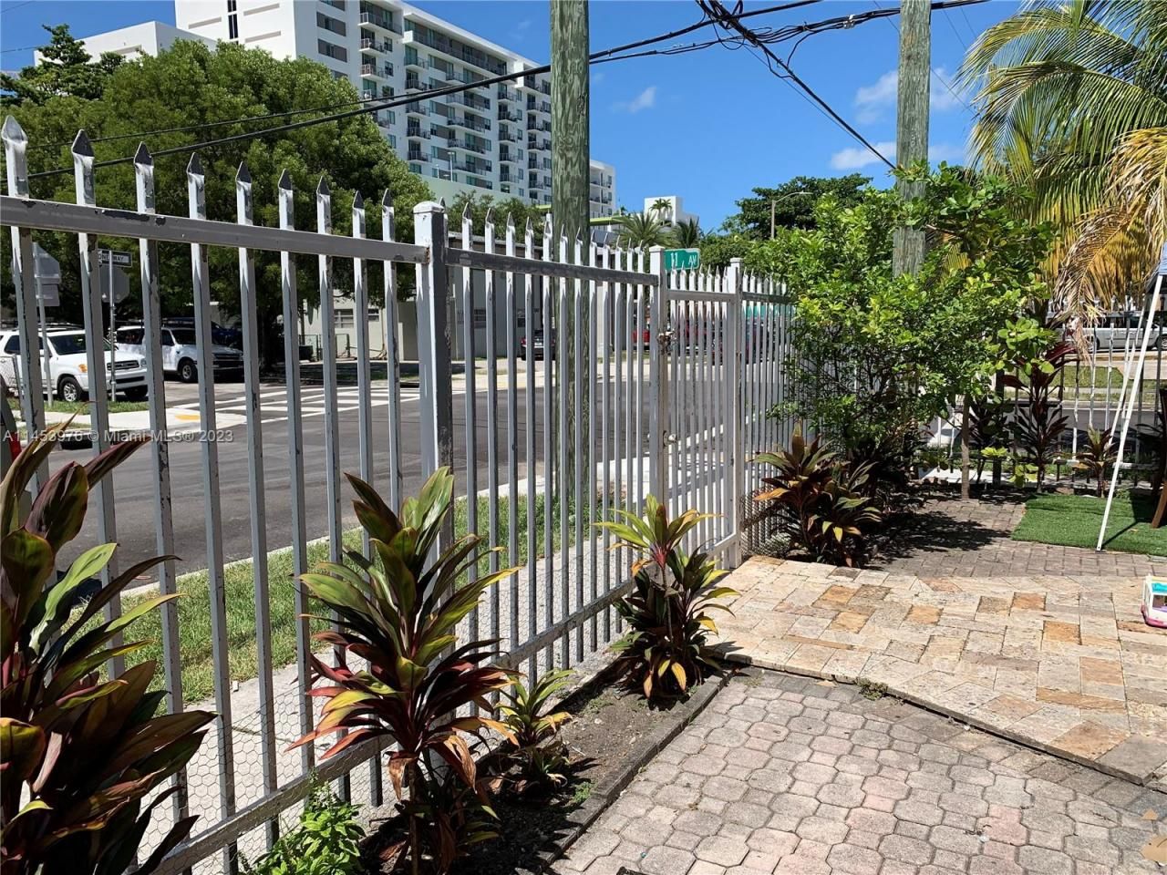 1104 NW 6th St, Miami, FL 33136 Photo