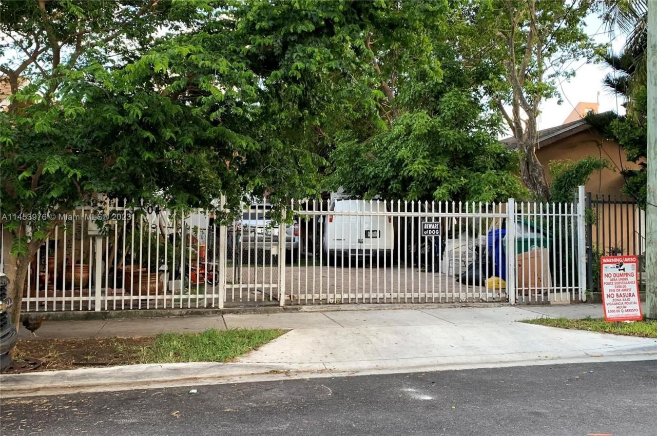 1104 NW 6th St, Miami, FL 33136 Photo