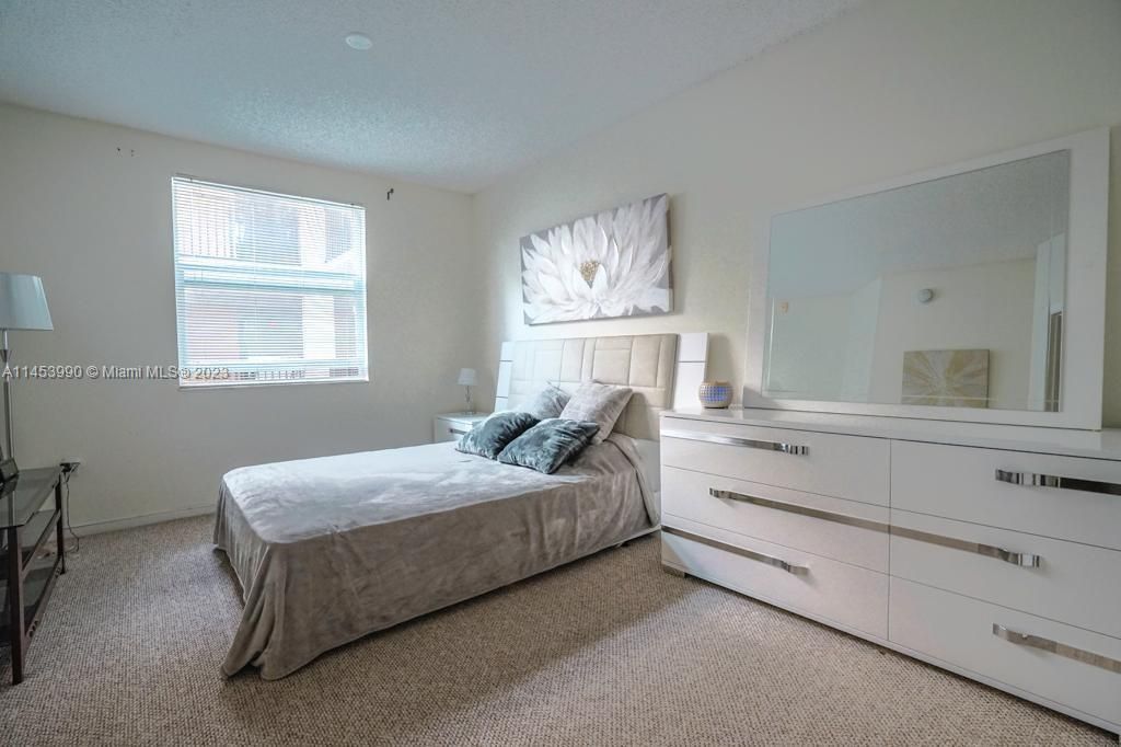 17145 N Bay Rd, Unit 4403, Sunny Isles Beach, FL 33160 Photo