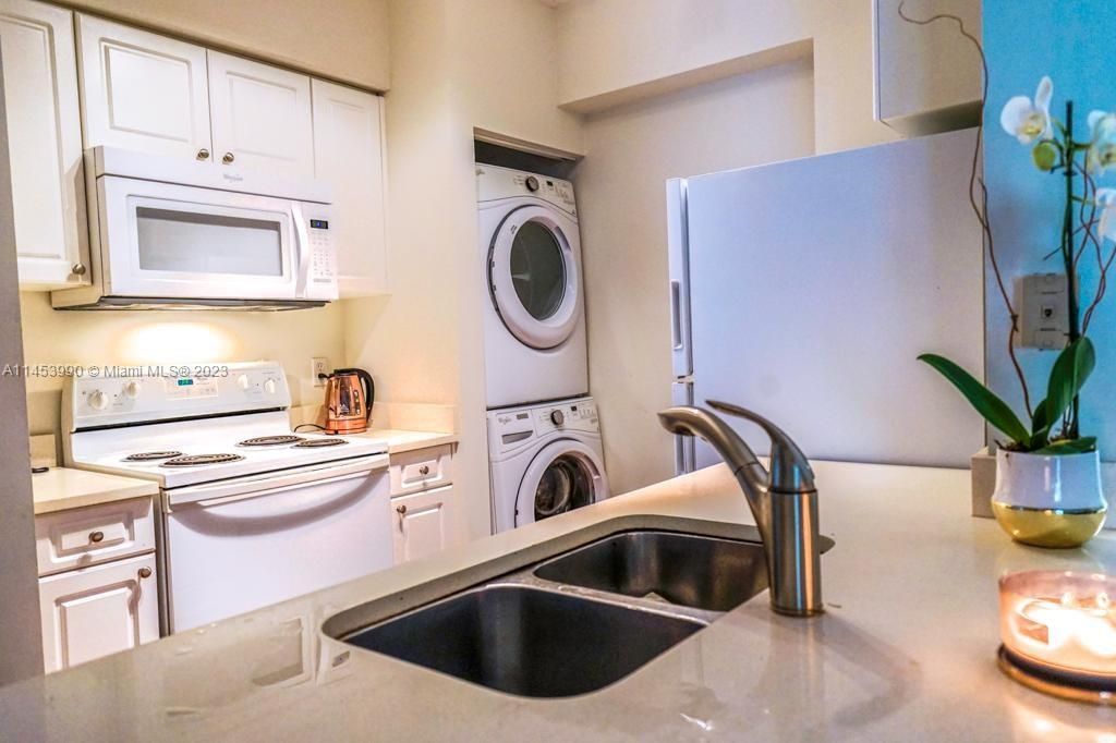 17145 N Bay Rd, Unit 4403, Sunny Isles Beach, FL 33160 Photo