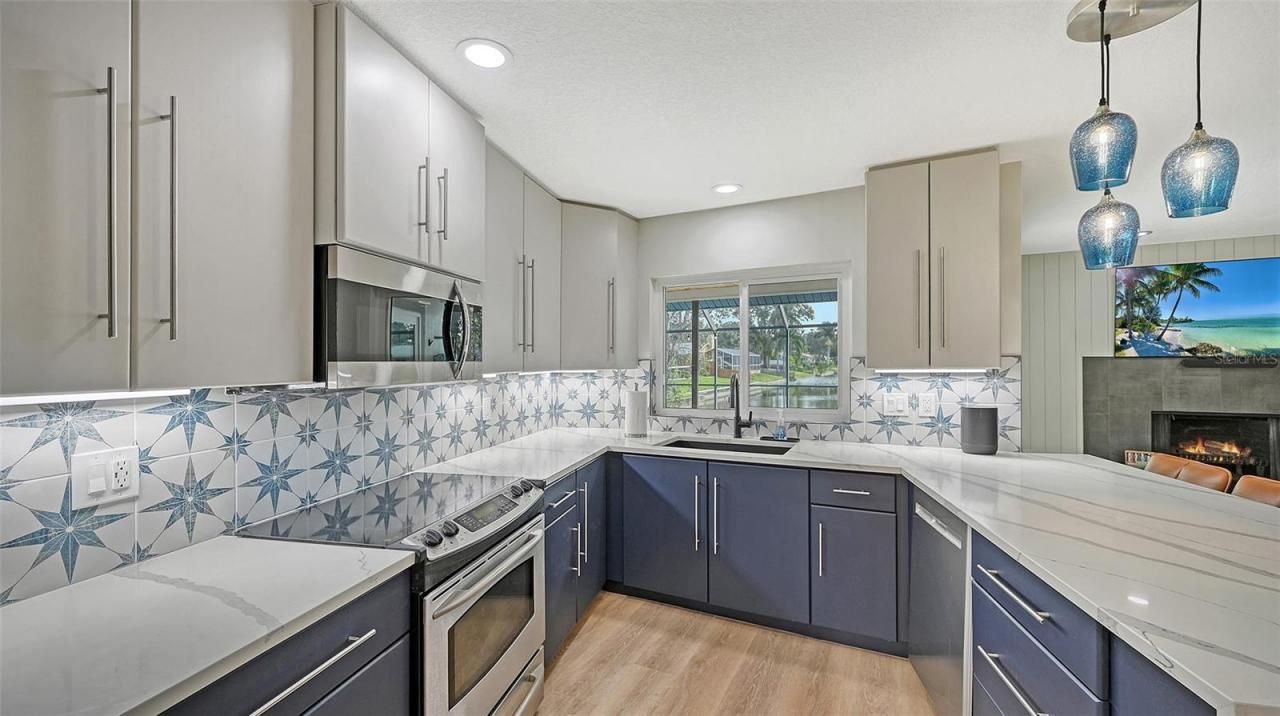 3924 Helene Street, Sarasota, FL 34233 Photo