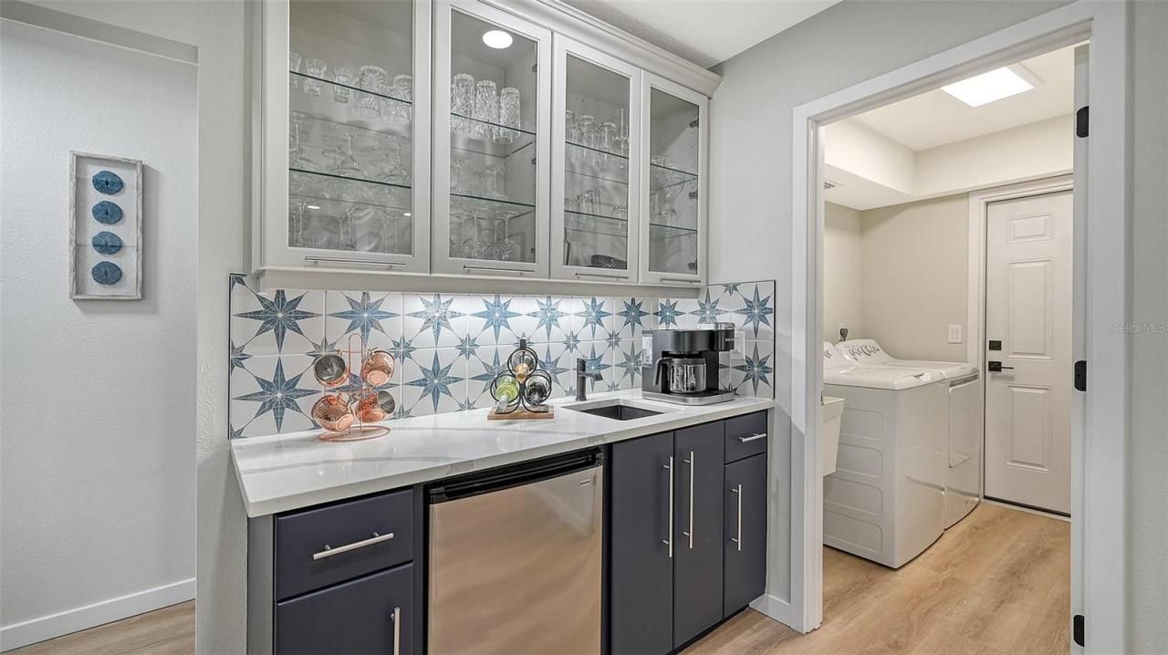 3924 Helene Street, Sarasota, FL 34233 Photo