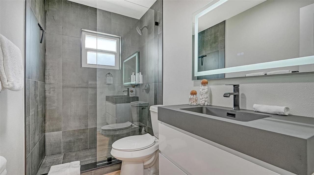 3924 Helene Street, Sarasota, FL 34233 Photo