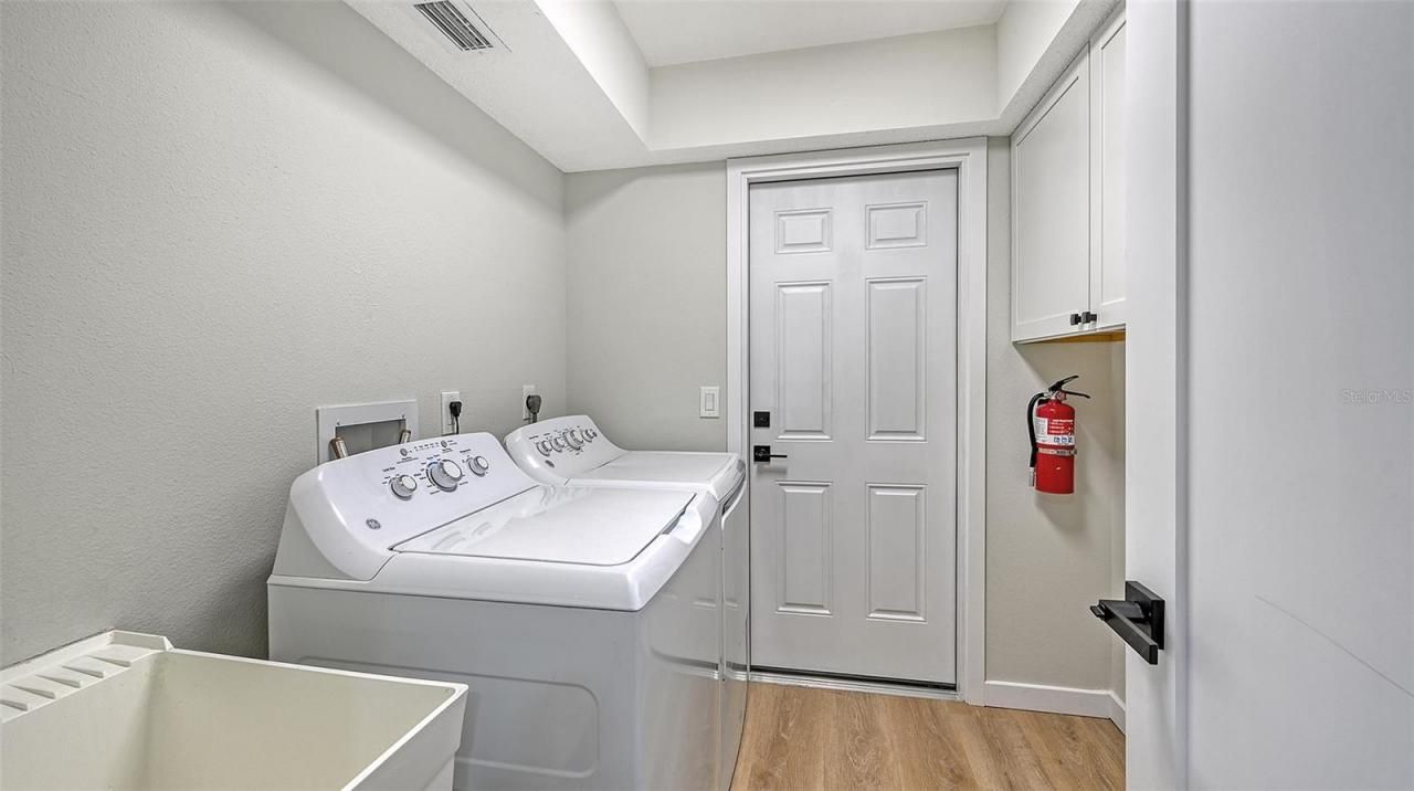 3924 Helene Street, Sarasota, FL 34233 Photo