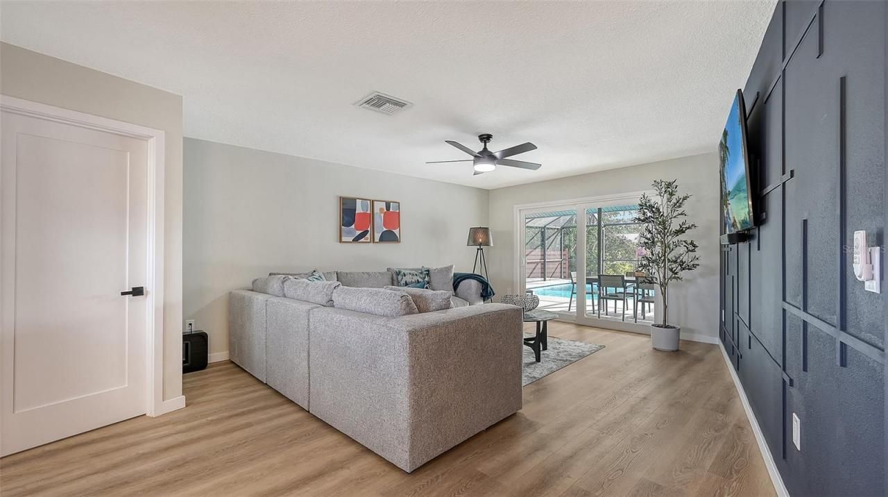 3924 Helene Street, Sarasota, FL 34233 Photo