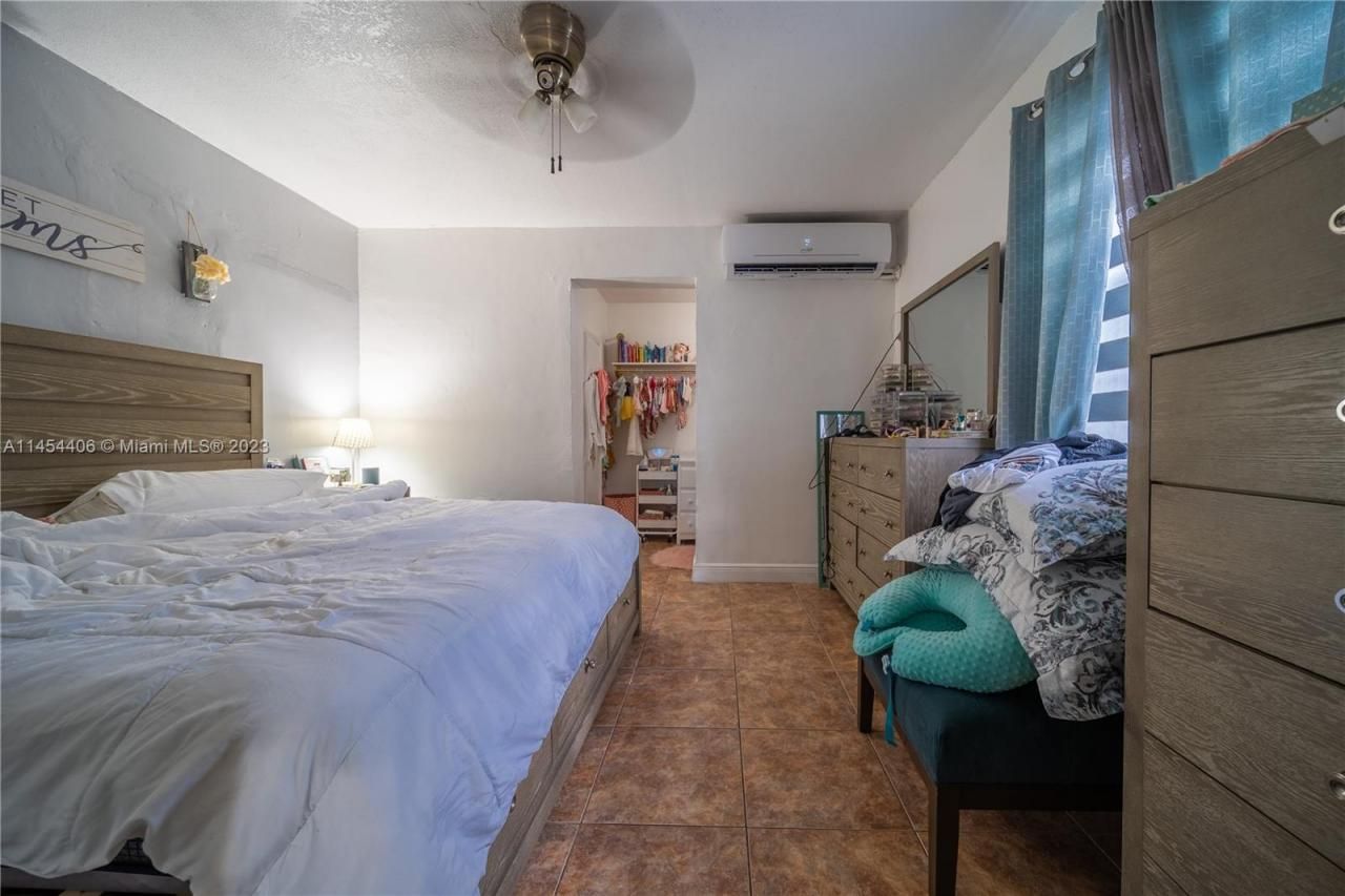 925 E 29th St, Hialeah, FL 33013 Photo