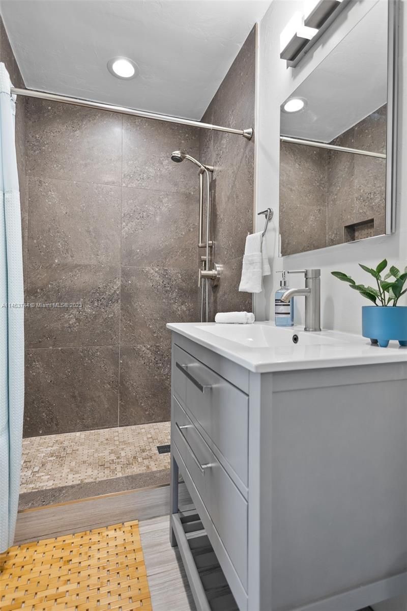 201 NE 16th Ct, Fort Lauderdale, FL 33305 Photo