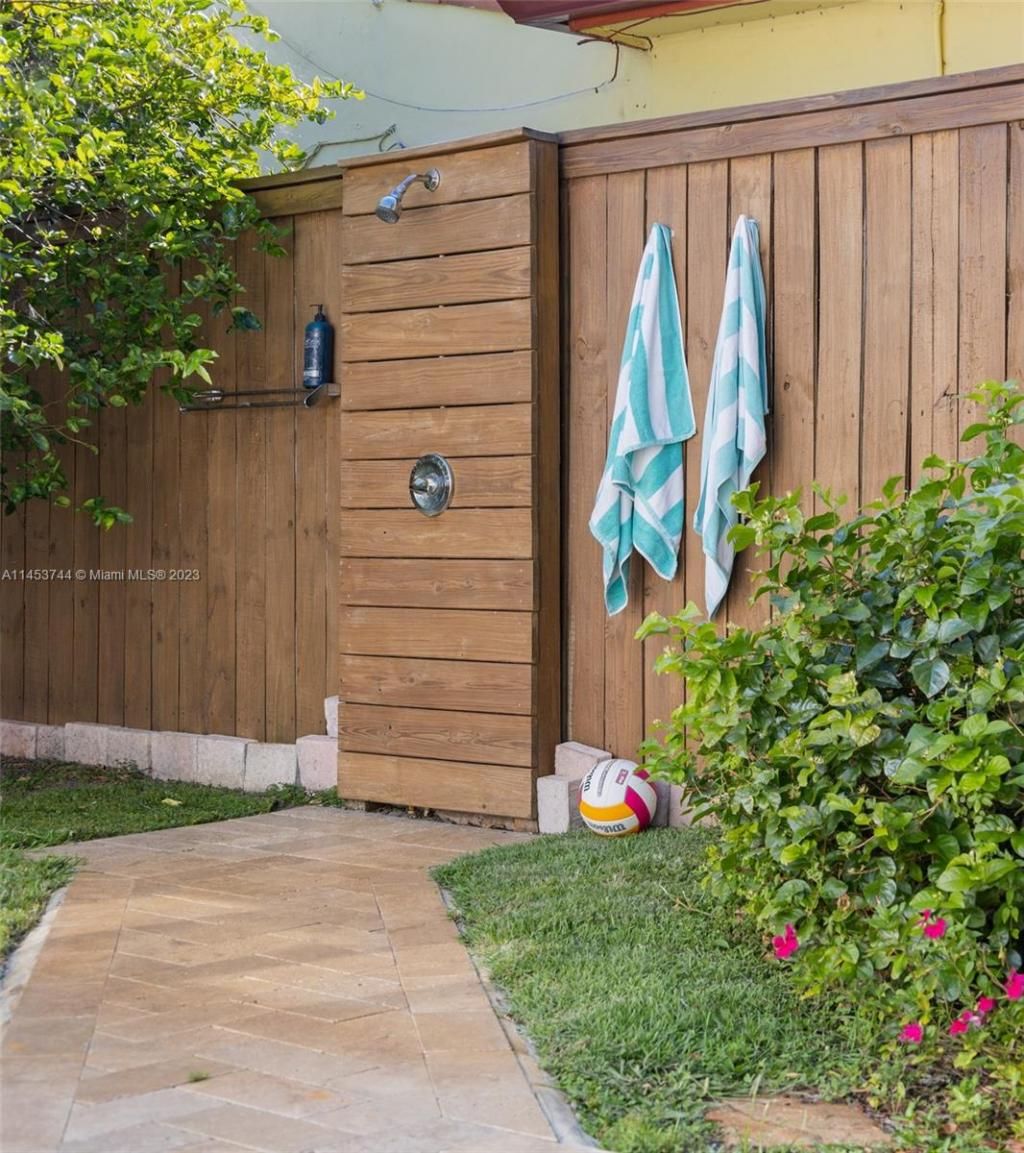 201 NE 16th Ct, Fort Lauderdale, FL 33305 Photo