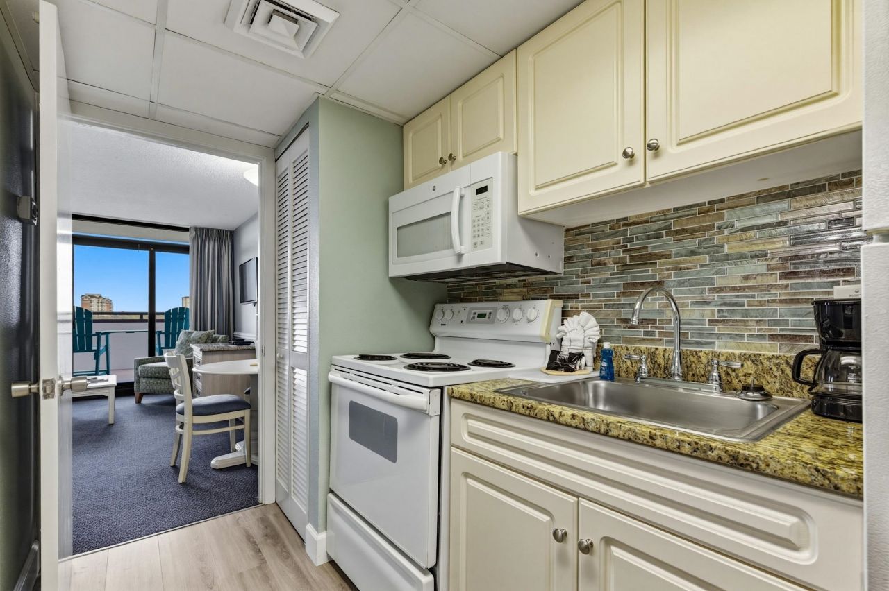 201 77th Ave. N Photo 5