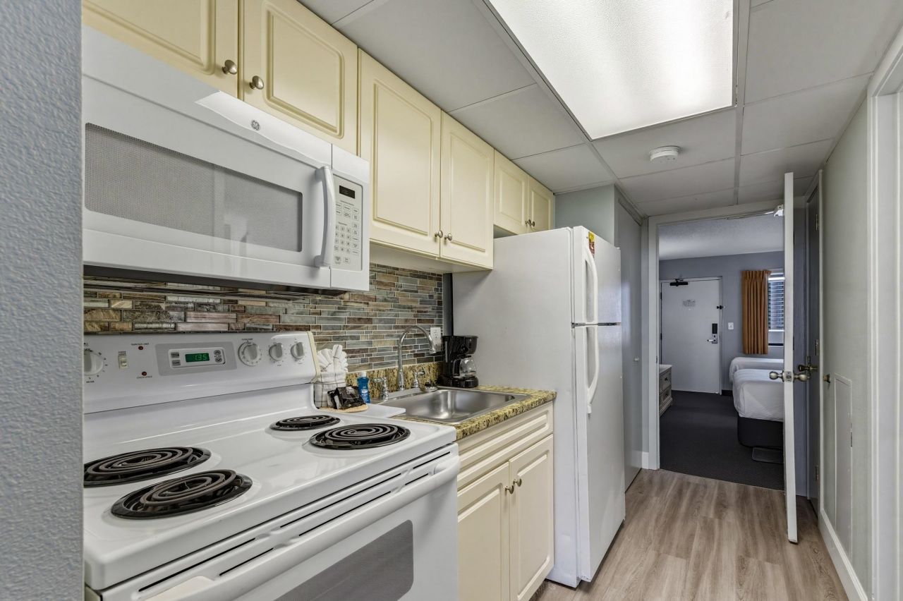 201 77th Ave. N Photo 6