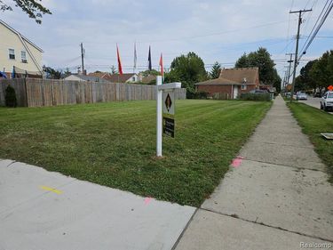7800 MEAD Street, Dearborn, MI 48126