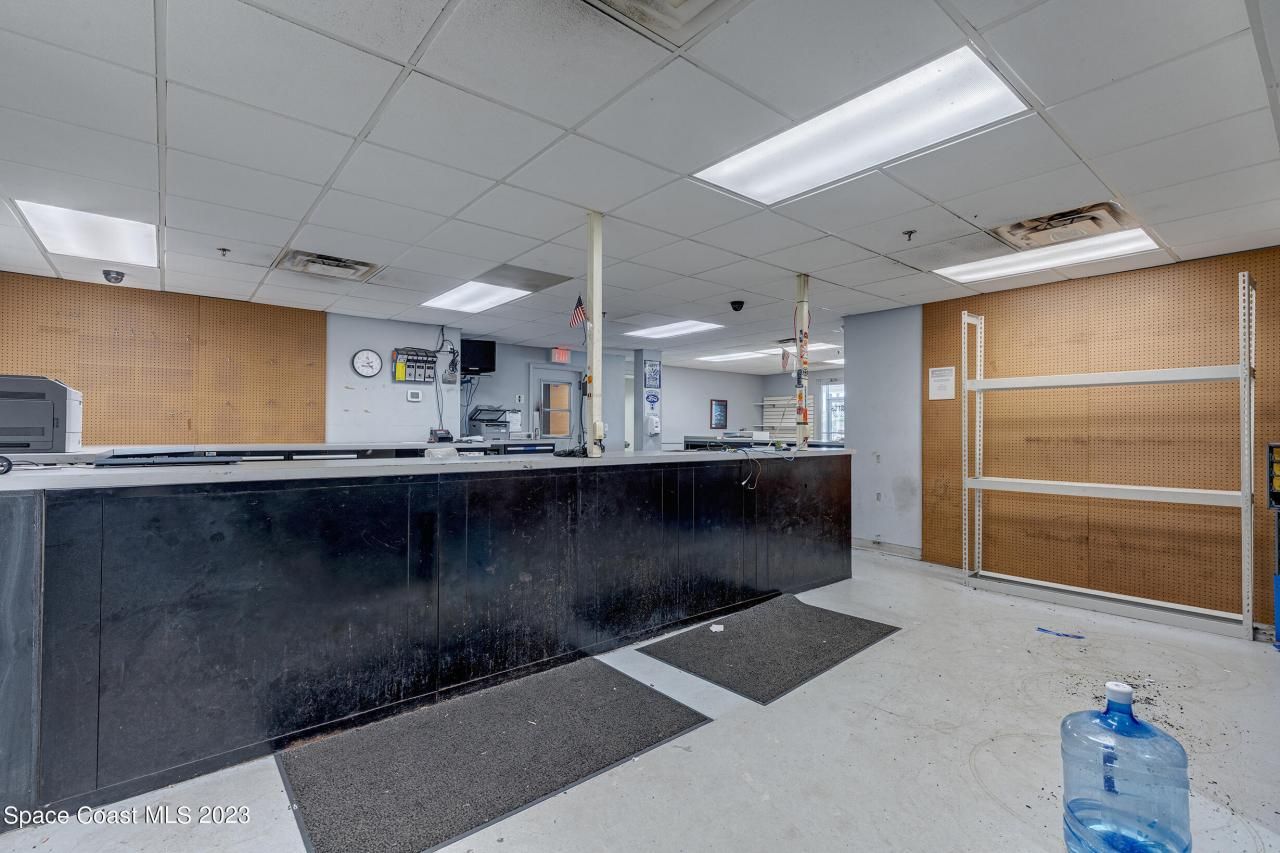 1850 E Merritt Island Causeway, Merritt Island, FL 32952 Photo