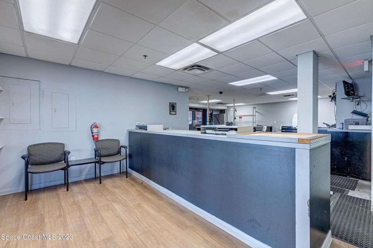 1850 E Merritt Island Causeway, Merritt Island, FL 32952 Photo