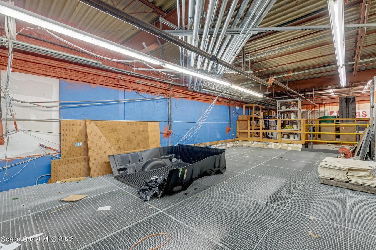 1850 E Merritt Island Causeway, Merritt Island, FL 32952 Photo