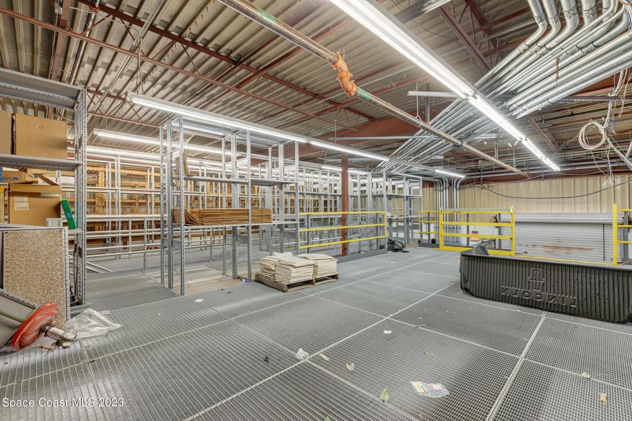 1850 E Merritt Island Causeway, Merritt Island, FL 32952 Photo