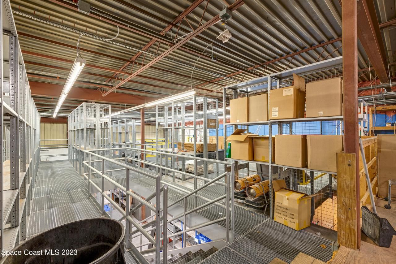 1850 E Merritt Island Causeway, Merritt Island, FL 32952 Photo