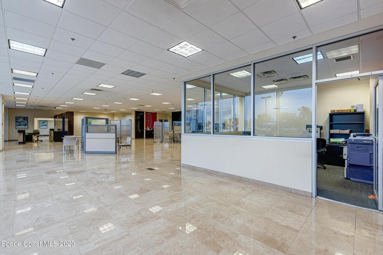 1850 E Merritt Island Causeway, Merritt Island, FL 32952 Photo