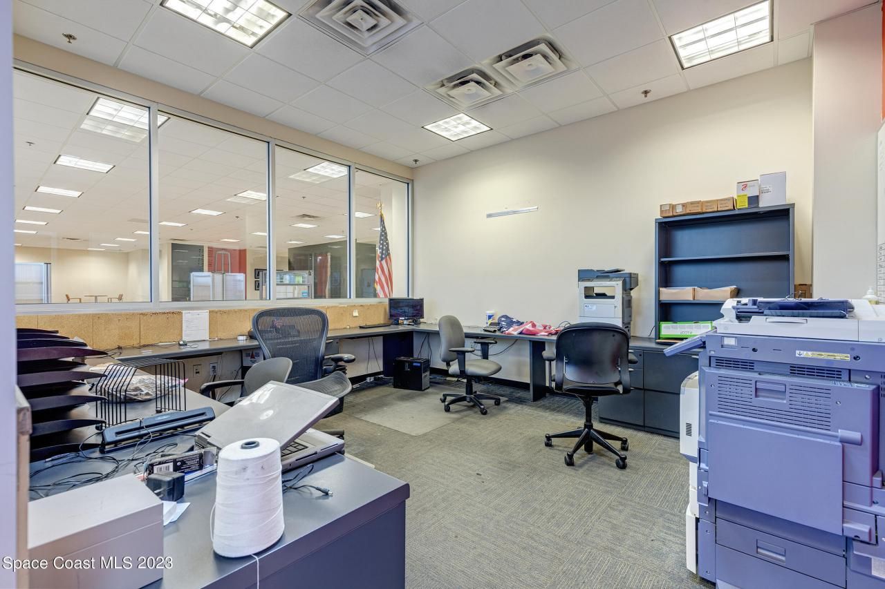 1850 E Merritt Island Causeway, Merritt Island, FL 32952 Photo