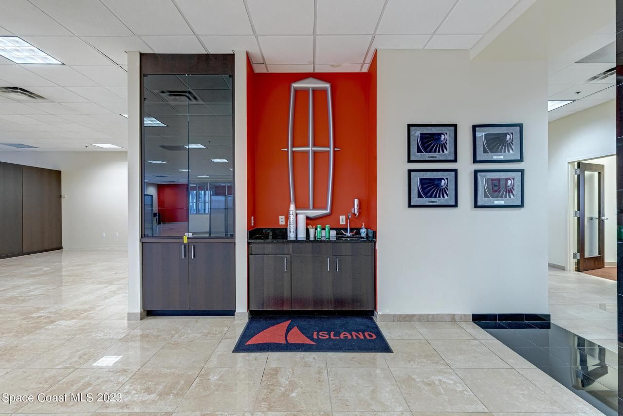 1850 E Merritt Island Causeway, Merritt Island, FL 32952 Photo