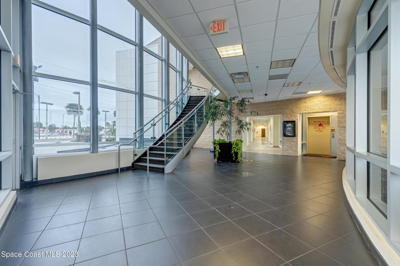 1850 E Merritt Island Causeway, Merritt Island, FL 32952 Photo